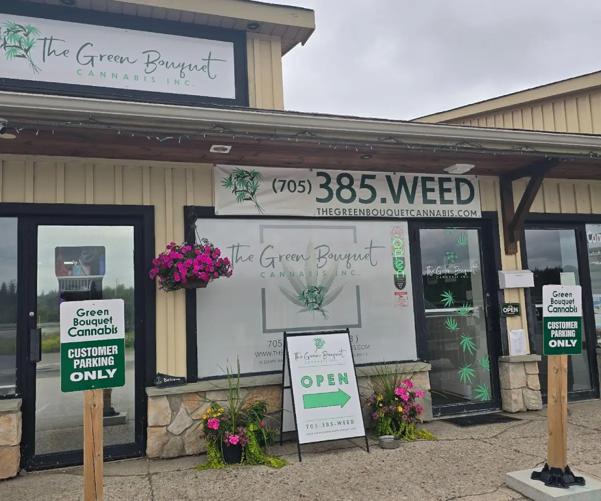 A Standout Store Experience  A Standout Store Experience<br />